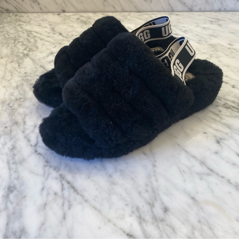 Women's Ugg Fluff Yeah Slippers in Black, Size 8